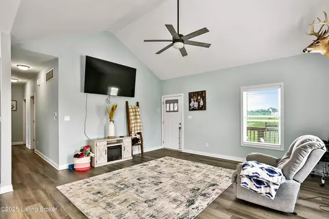 971 Peytona Beach Rd, Waddy, KY 40076 photo 7