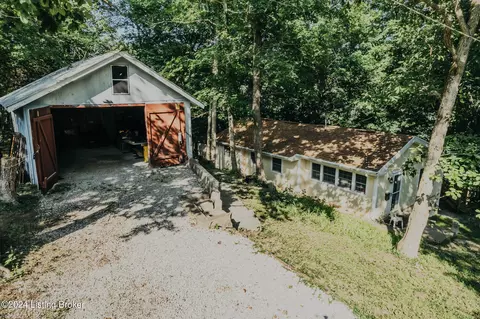 3085 Centerview Rough River Ln, Hudson, KY 40145
