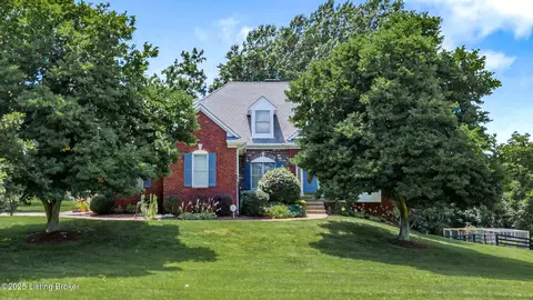 1900 Grand Villa Dr, La Grange, KY 40031