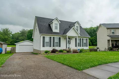 6102 Dalia Ct, Louisville, KY 40272