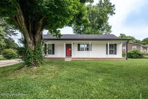 301 Edgebrook Dr, Vine Grove, KY 40175