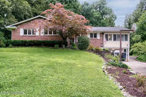 7105 Woodrow Way, Louisville, KY 40228