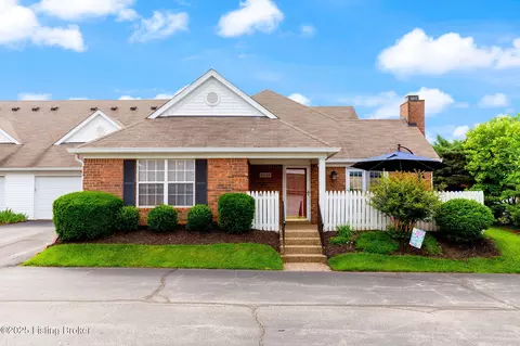8302 Bellis Way, Lyndon, KY 40242