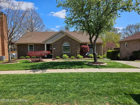 4207 Hurstbourne Woods Dr, Louisville, KY 40299