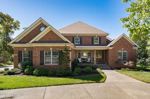 8703 Summit Ridge Dr, Louisville, KY 40241