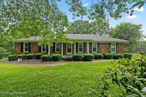 3713 Echo Valley Cir, La Grange, KY 40031