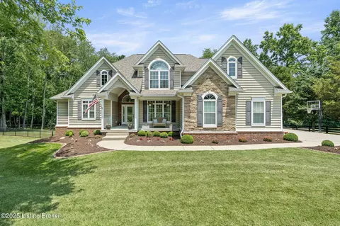 3707 Sumerlin Dr, Buckner, KY 40010