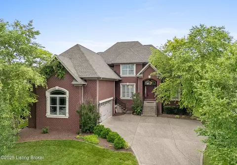 905 Fossil Creek Cir, Louisville, KY 40245