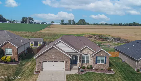 516 Reserves Ct, Simpsonville, KY 40067