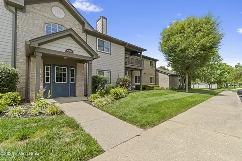 10405 Trotters Pointe Dr #102, Louisville, KY 40241