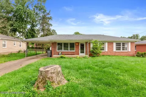 5500 Deering Heights Dr, Louisville, KY 40272