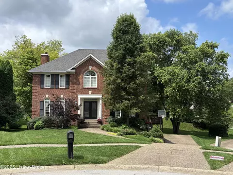 10702 High Grove Pl, Louisville, KY 40223