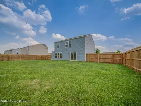 Exterior - 108 Ruby Farm Dr, Mount Washington, KY 40047 photo 2 of 4