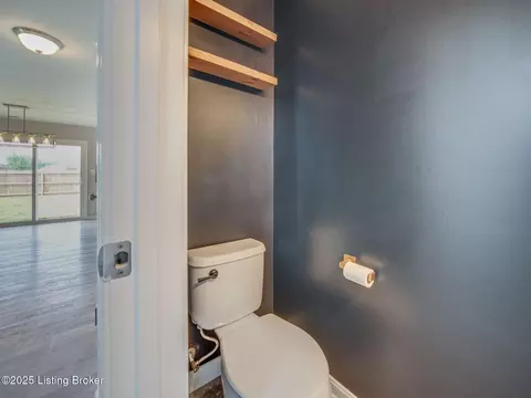 Bath - 108 Ruby Farm Dr, Mount Washington, KY 40047 photo 2 of 5