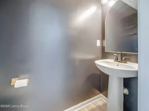 Bath - 108 Ruby Farm Dr, Mount Washington, KY 40047 photo 3 of 5
