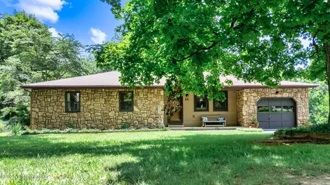 211 Lakewood Dr, Elizabethtown, KY 42701
