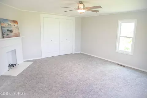 Bedroom - 6099 Bloomfield Rd, Springfield, KY 40069 photo 1 of 3