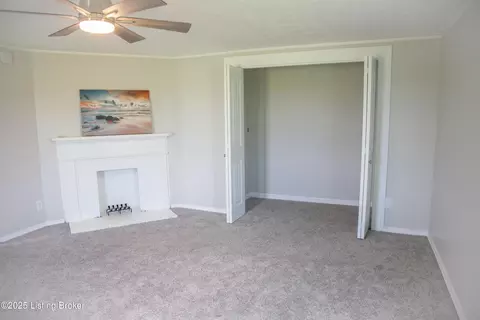 Bedroom - 6099 Bloomfield Rd, Springfield, KY 40069 photo 2 of 3