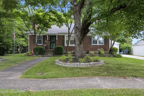 411 Christopher Pl, Louisville, KY 40214