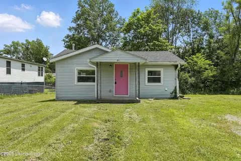 180 Hackberry Ln, Shepherdsville, KY 40165