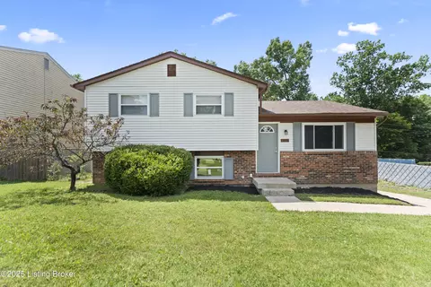 9722 Chapel Hill Rd, Louisville, KY 40229
