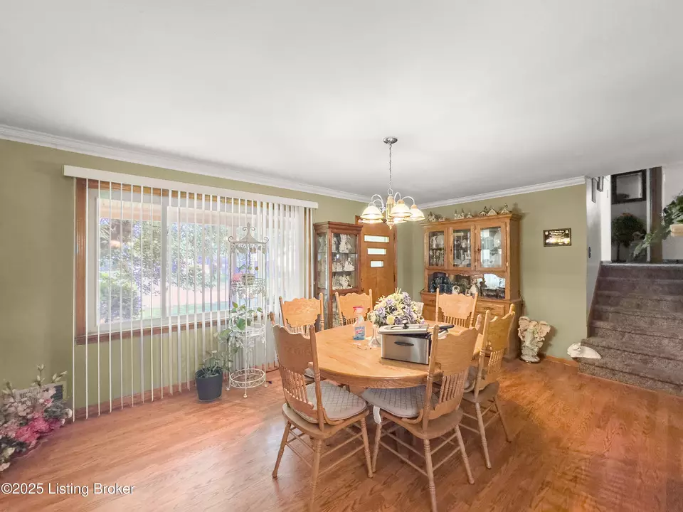 Dining - 3408 Pinecroft Dr, Louisville, KY 40219 photo 5 of 6