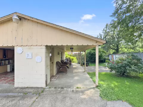 Exterior - 3408 Pinecroft Dr, Louisville, KY 40219 photo 1 of 6