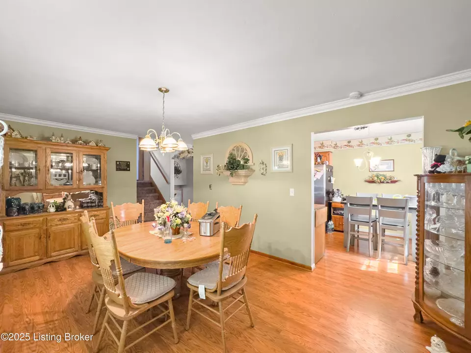 Dining - 3408 Pinecroft Dr, Louisville, KY 40219 photo 6 of 6