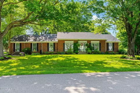 12100 Maplewood Rd, Goshen, KY 40026