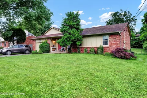 1015 Harmony Landing Rd, Goshen, KY 40026