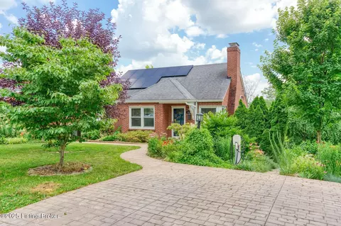 1428 Falcon Dr, Louisville, KY 40213