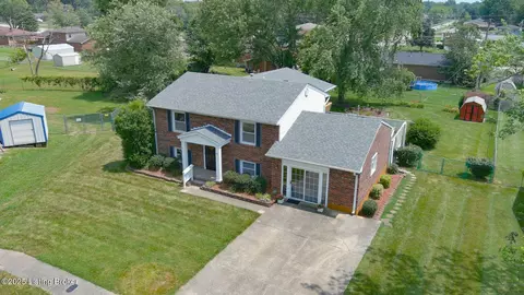 242 Senate Cir, Radcliff, KY 40160