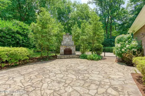 Exterior - 3908 Eagle Way, Prospect, KY 40059 photo 10 of 18