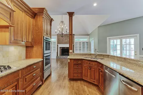 Kitchen - 3908 Eagle Way, Prospect, KY 40059 photo 1 of 2