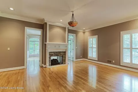 Living - 3908 Eagle Way, Prospect, KY 40059 photo 2 of 6