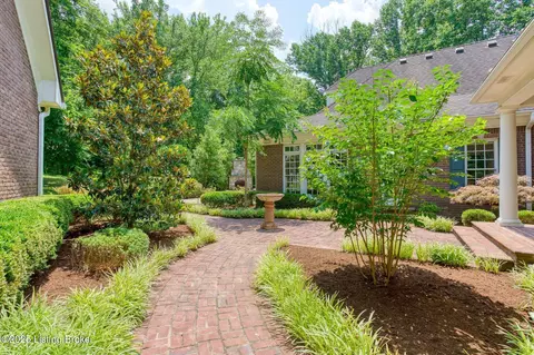 Exterior - 3908 Eagle Way, Prospect, KY 40059 photo 5 of 18