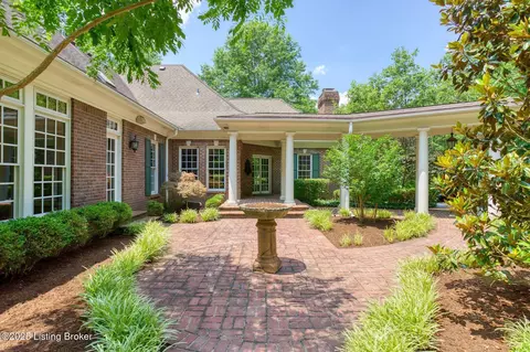 Exterior - 3908 Eagle Way, Prospect, KY 40059 photo 7 of 18