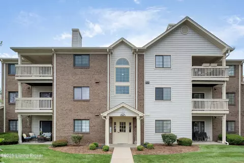 3507 Lennox View Ct UNIT 102, Louisville, KY 40299