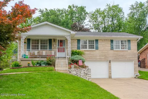 1562 Knight Rd, Louisville, KY 40216