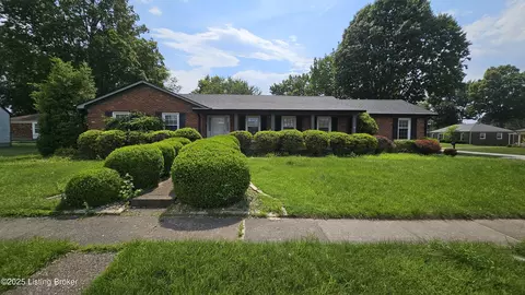 2804 Creekside Dr, Louisville, KY 40241