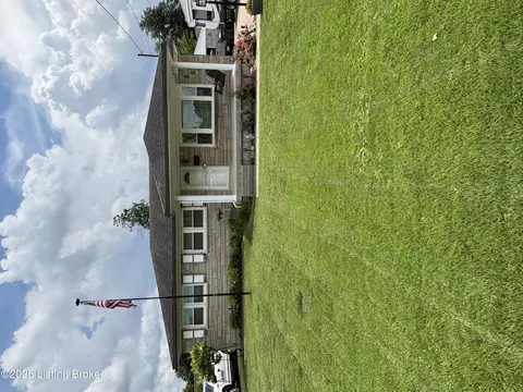 5506 Datura Ln, Louisville, KY 40258
