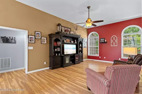 16717 Summit Vista Way, Louisville, KY 40245