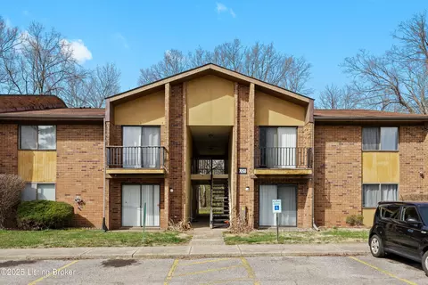 7050 Wildwood Cir #103, Louisville, KY 40291