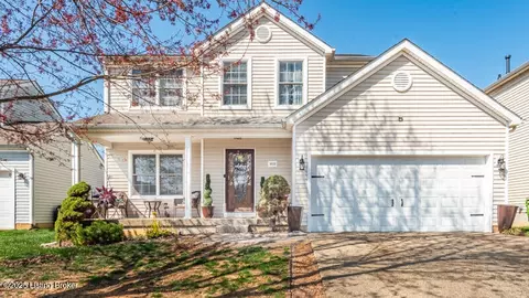 9505 River Trail Dr, Louisville, KY 40229