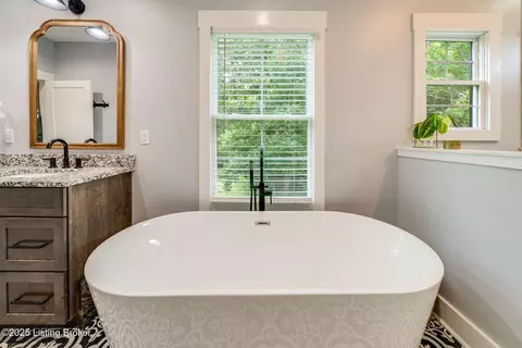 Bath - 1160 Ditto Rd, Waddy, KY 40076 photo 5 of 9
