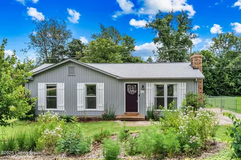 6818 Village Green Blvd, Pewee Valley, KY 40056