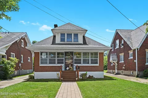 106 Oxford Pl, Louisville, KY 40207
