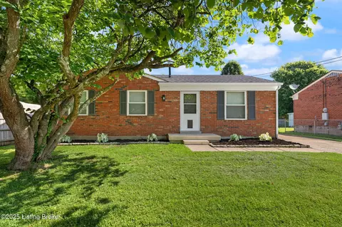 180 Summers Dr, Louisville, KY 40229
