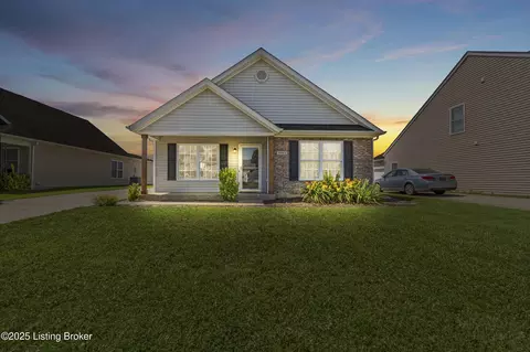 5903 Bannon Crossings Dr, Louisville, KY 40228