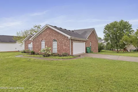 10700 Black Walnut Blvd, Louisville, KY 40229